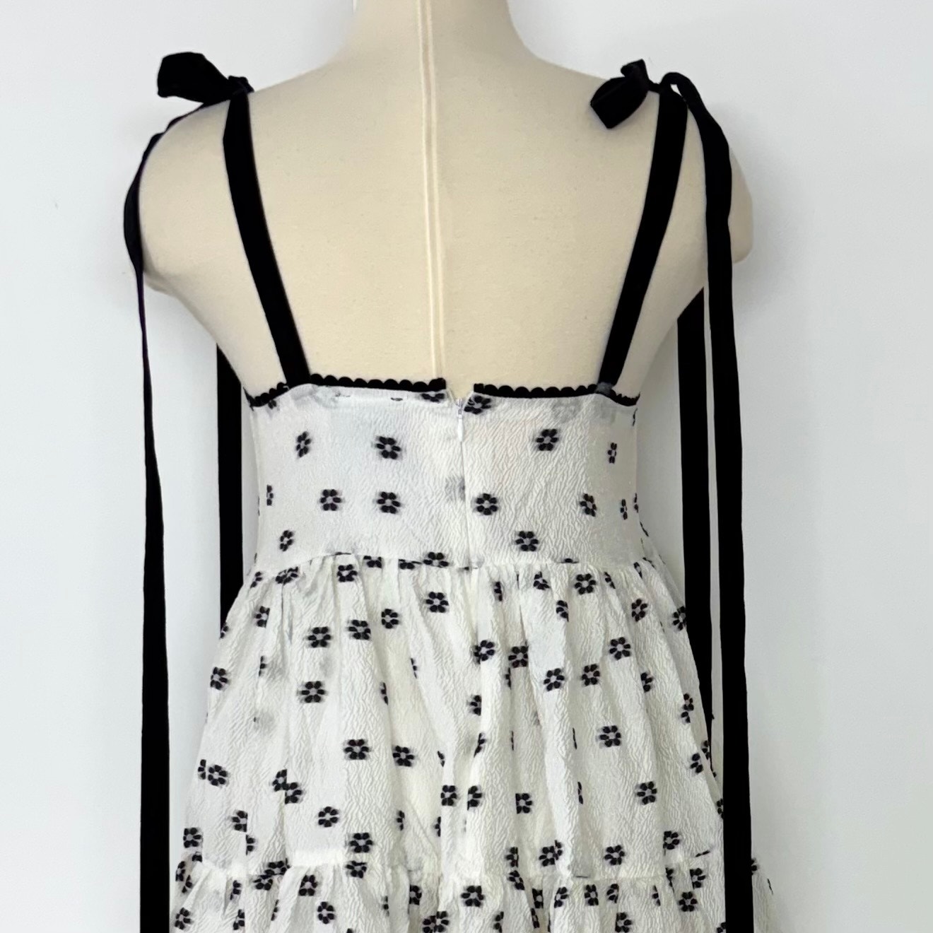 Sister Jane Lucia Jacquard Floral Midi Dress Textured Flowers Empire Waist M Nwt — image 6 of 8